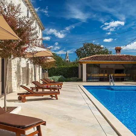 Holiday home Simeanna