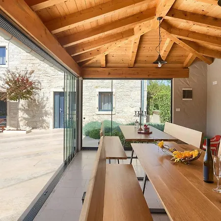 Holiday home Simeanna Kringa