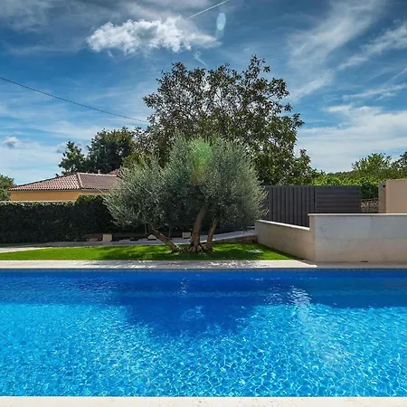 Holiday home Simeanna *