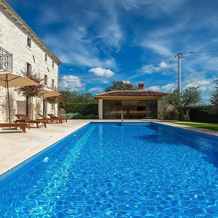 Holiday home Simeanna