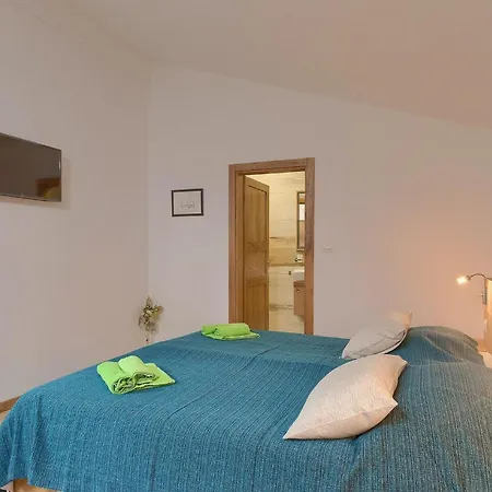 Holiday home Simeanna